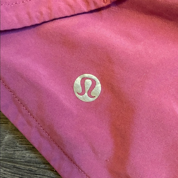 Lululemon shorts - Picture 4 of 10